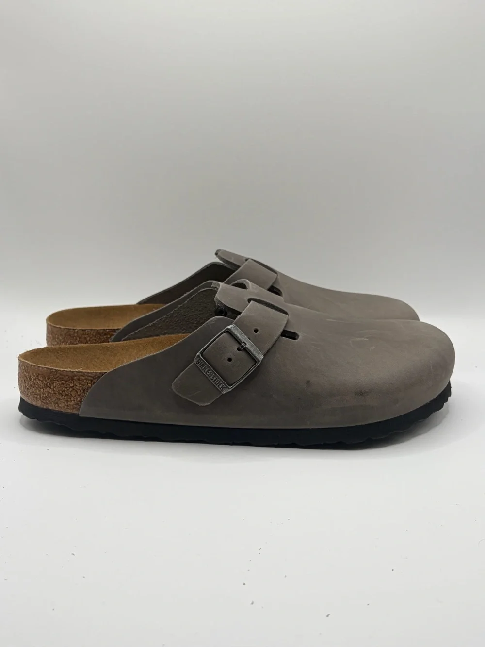Birkenstock Boston Clogs in Gray Taupe